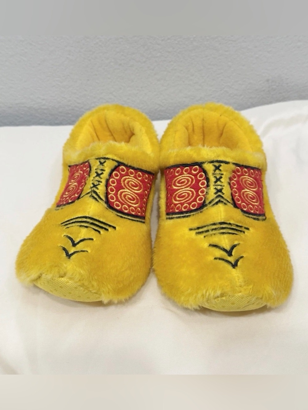Wooden Shoes Clog Slippers Dutch Dancing Octoberfest Yellow Plush Kids Shoe 12